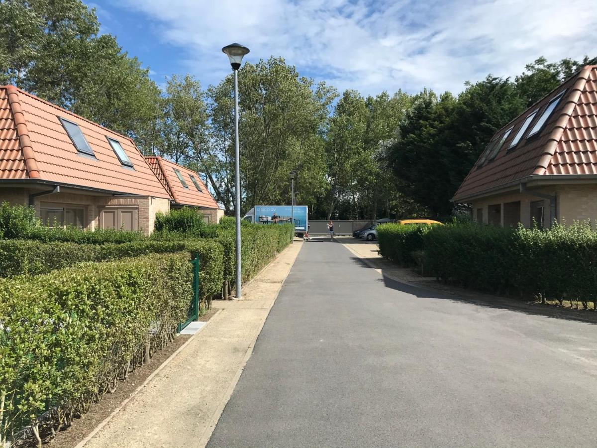 Vakantiehuisje De Panne Vlak Aan Plopsaland En De Zee 외부 사진
