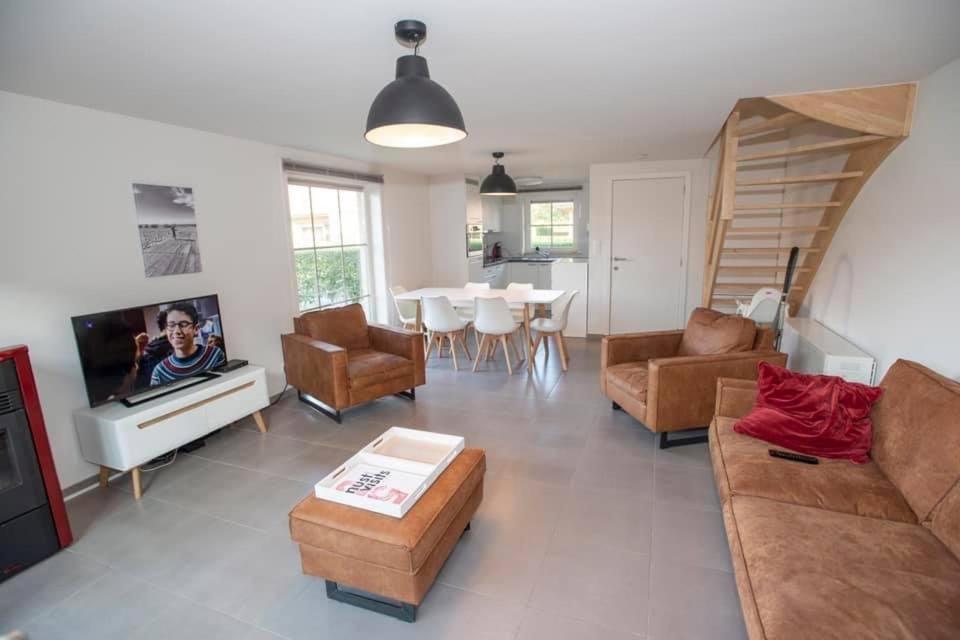 Vakantiehuisje De Panne Vlak Aan Plopsaland En De Zee 외부 사진